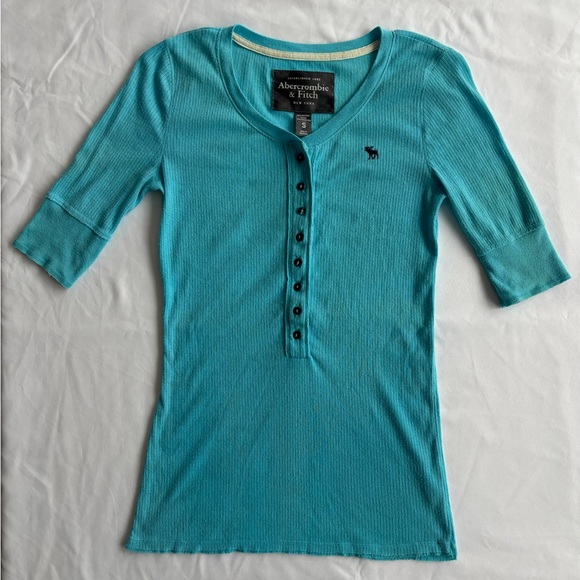 (Vintage Y2K) Abercrombie & Fitch blue henley top with half sleeves (size S) - Picture 1 of 10